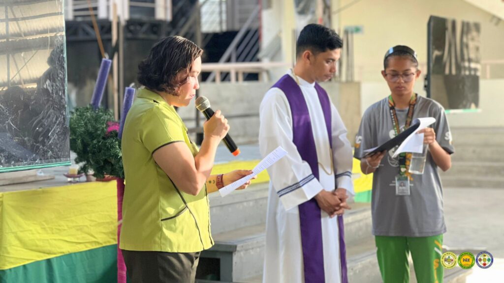 𝐋𝐎𝐎𝐊 | On December 10, 2025, the Senior High School Department of Saint Joseph College gathered in the morning for a meaningful and impactful 𝗦𝘂𝗶𝗰𝗶𝗱𝗲 𝗣𝗿𝗲𝘃𝗲𝗻𝘁𝗶𝗼𝗻 𝗦𝘆𝗺𝗽𝗼𝘀𝗶𝘂𝗺. Before the symposium officially began, the Senior High School department first participated in the 𝗕𝗹𝗲𝘀𝘀𝗶𝗻𝗴 𝗼𝗳 𝘁𝗵𝗲 𝗔𝗱𝘃𝗲𝗻𝘁 𝗪𝗿𝗲𝗮𝘁𝗵, a solemn moment that reminded everyone of hope, peace, and spiritual preparation during this sacred season.