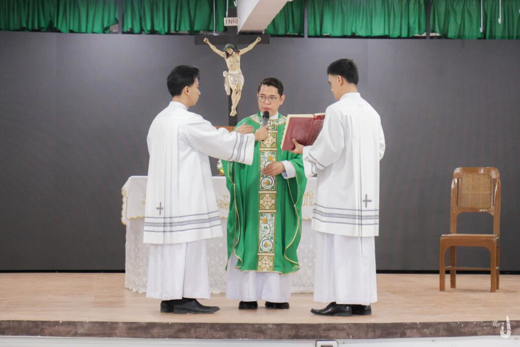 𝐂𝐨𝐥𝐥𝐞𝐠𝐞 𝐃𝐚𝐲𝐬 𝟐𝟎𝟐𝟔: 𝐃𝐚𝐲 𝟒 𝐇𝐨𝐥𝐲 𝐌𝐚𝐬𝐬