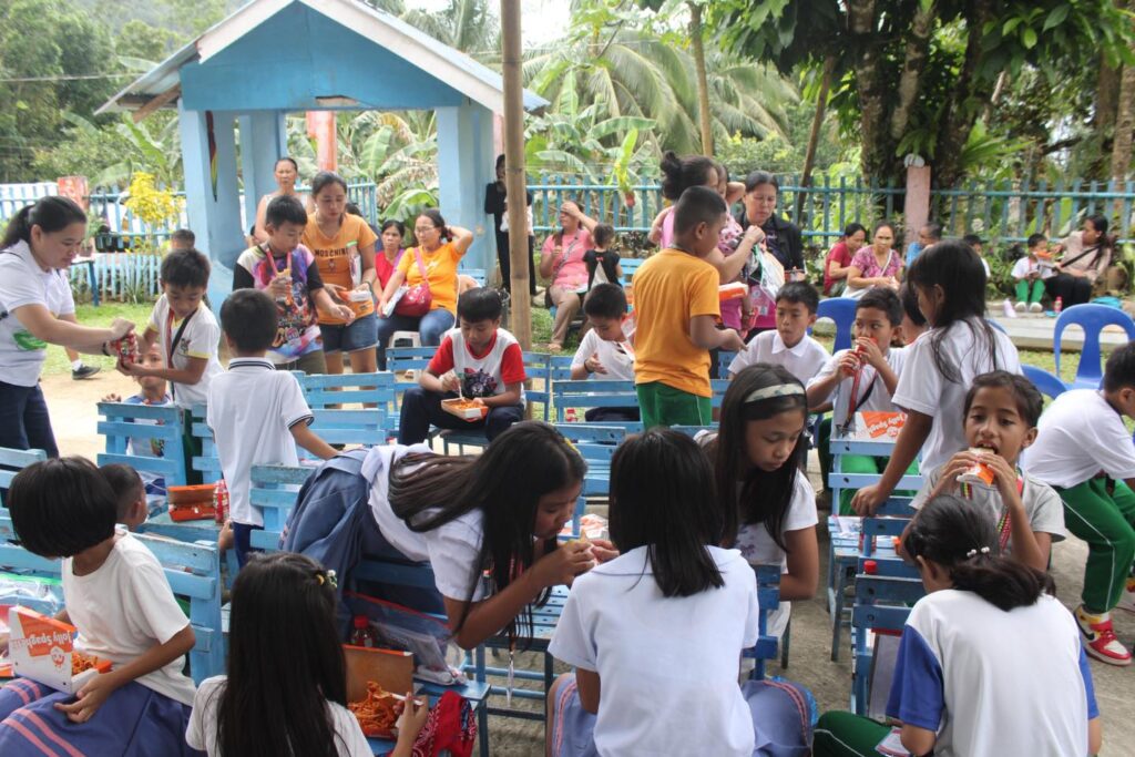 𝐒𝐉𝐂 𝐉𝐮𝐧𝐢𝐨𝐫 𝐇𝐢𝐠𝐡 𝐒𝐜𝐡𝐨𝐨𝐥 𝐂𝐨𝐧𝐝𝐮𝐜𝐭𝐬 𝐎𝐮𝐭𝐫𝐞𝐚𝐜𝐡 𝐏𝐫𝐨𝐠𝐫𝐚𝐦 𝐚𝐭 𝐋𝐨𝐧𝐨𝐲 𝐌𝐮𝐥𝐭𝐢-𝐆𝐫𝐚𝐝𝐞 𝐒𝐜𝐡𝐨𝐨𝐥